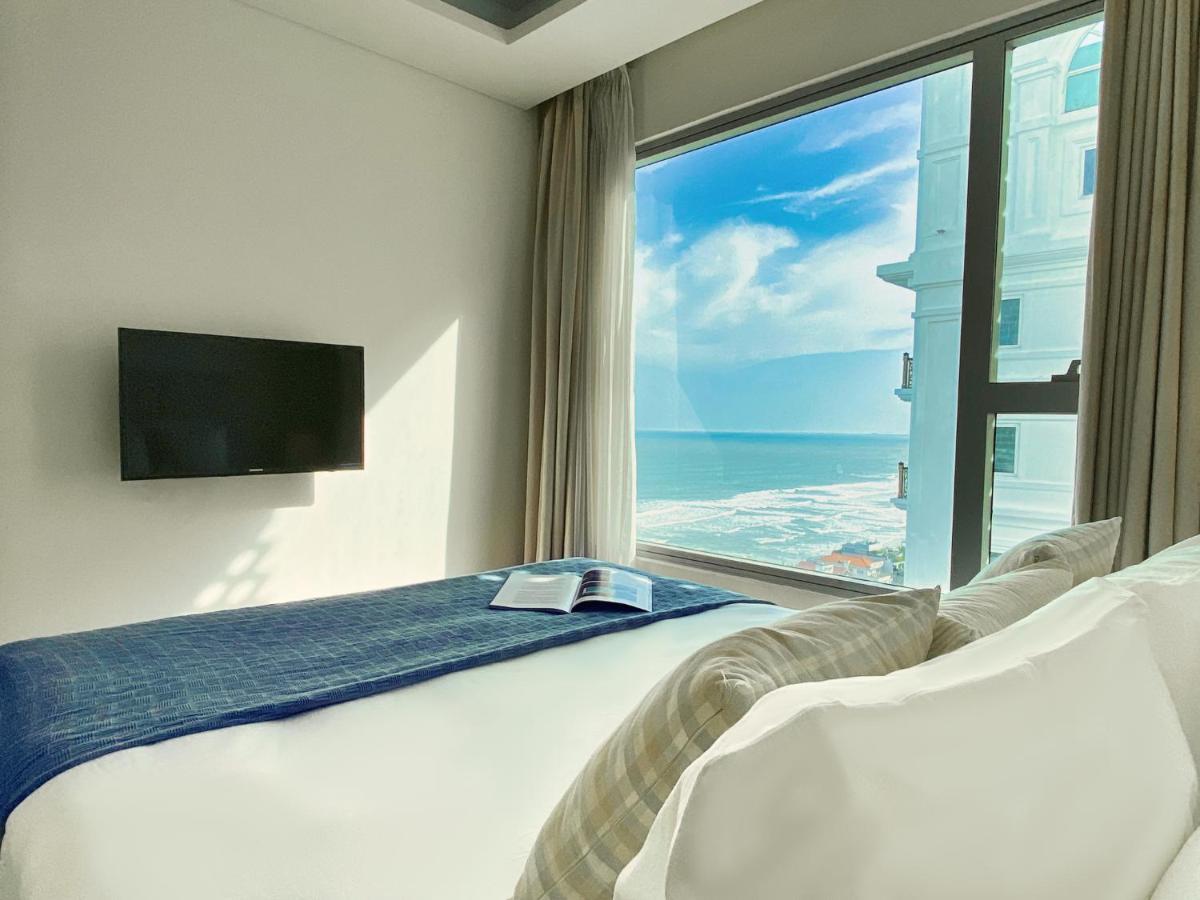 Stunning Apartments Across My Khe Beach ! Rooftop Pool & Gym Дананг Екстер'єр фото