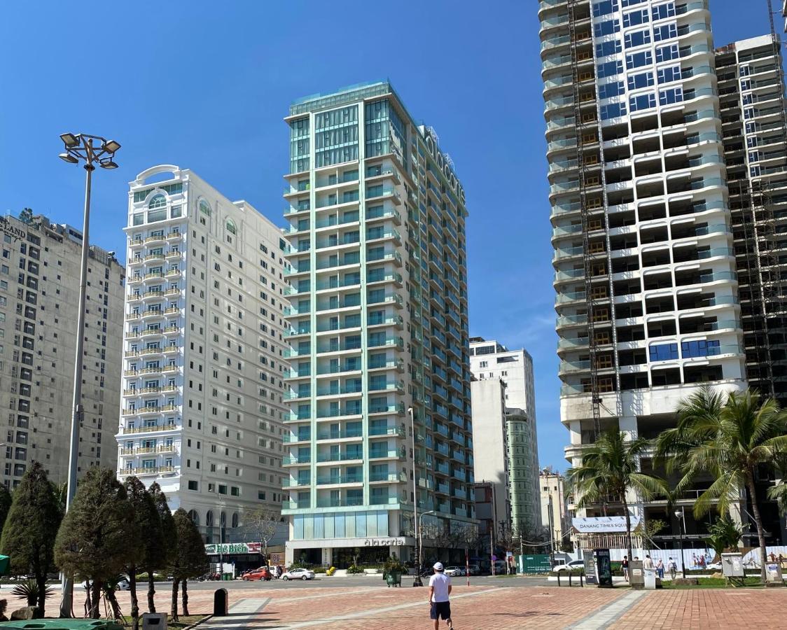 Stunning Apartments Across My Khe Beach ! Rooftop Pool & Gym Дананг Екстер'єр фото