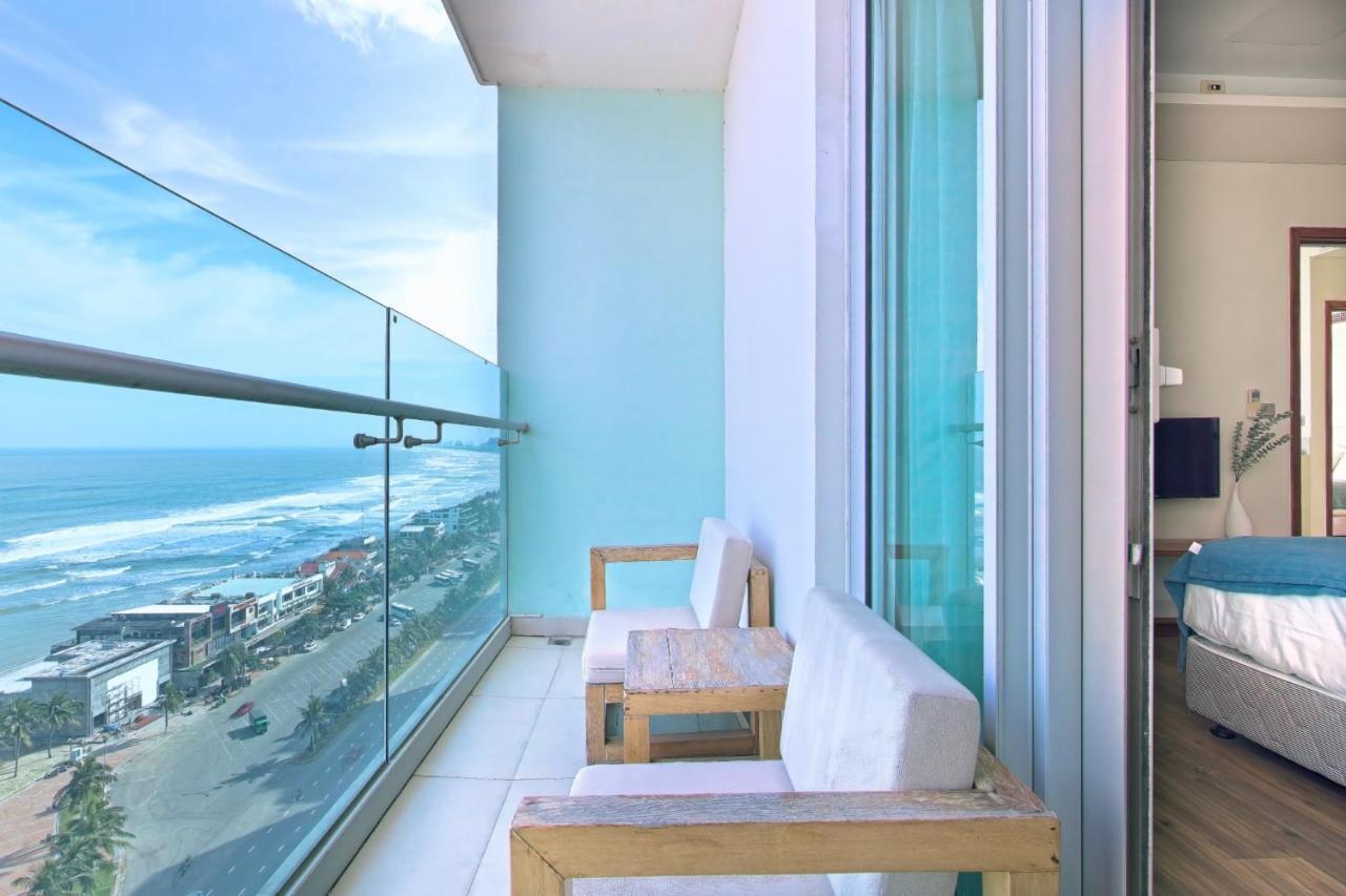Stunning Apartments Across My Khe Beach ! Rooftop Pool & Gym Дананг Екстер'єр фото