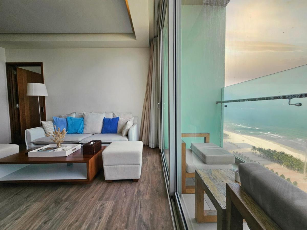 Stunning Apartments Across My Khe Beach ! Rooftop Pool & Gym Дананг Екстер'єр фото