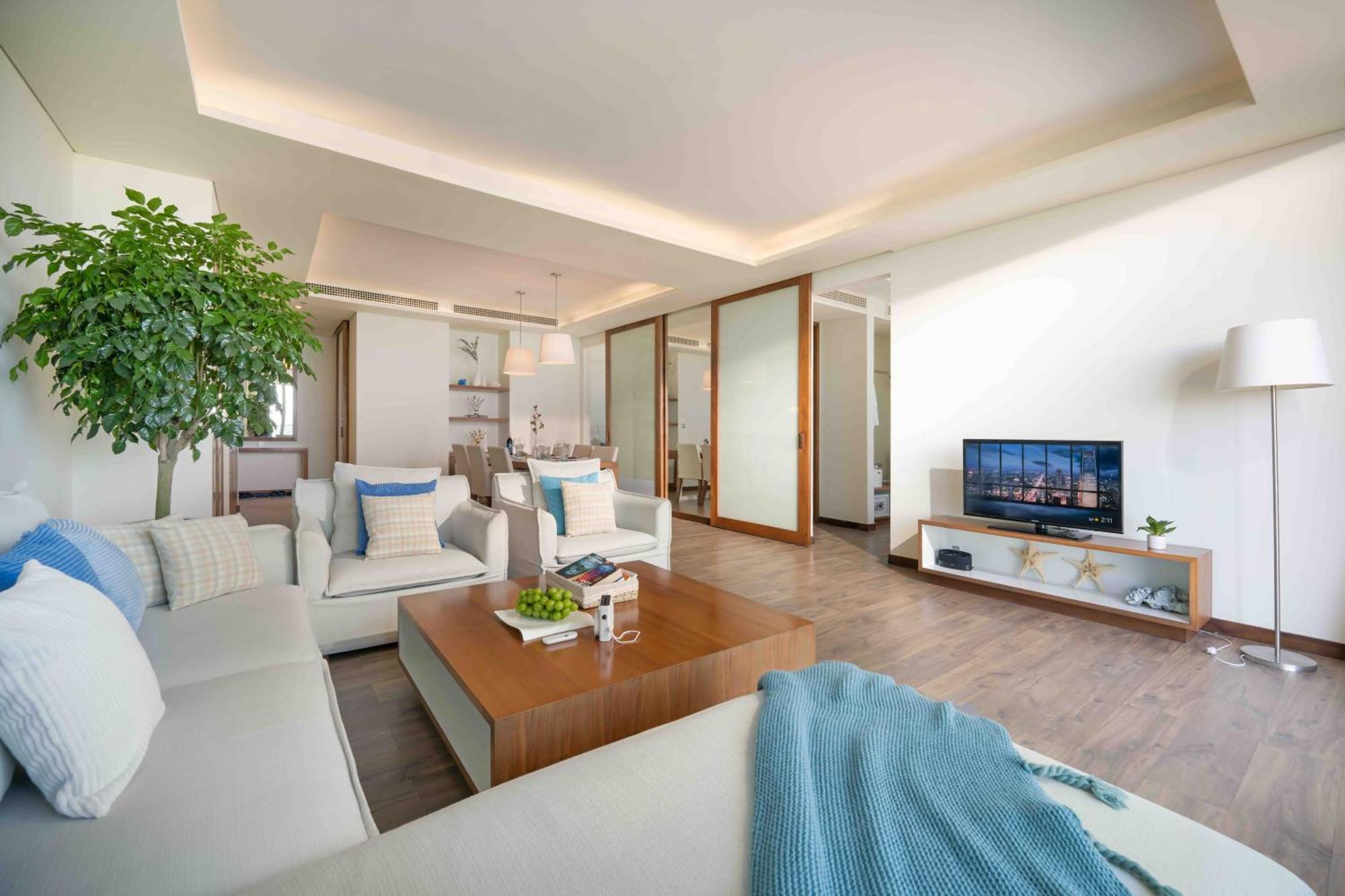 Stunning Apartments Across My Khe Beach ! Rooftop Pool & Gym Дананг Екстер'єр фото