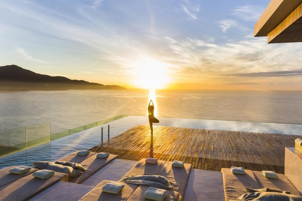 Stunning Apartments Across My Khe Beach ! Rooftop Pool & Gym Дананг Екстер'єр фото